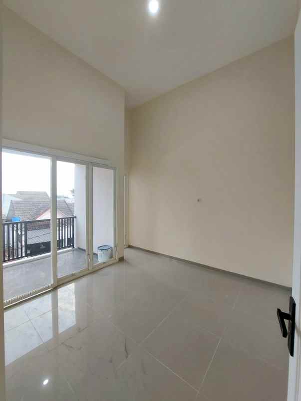 dijual rumah saptorenggo