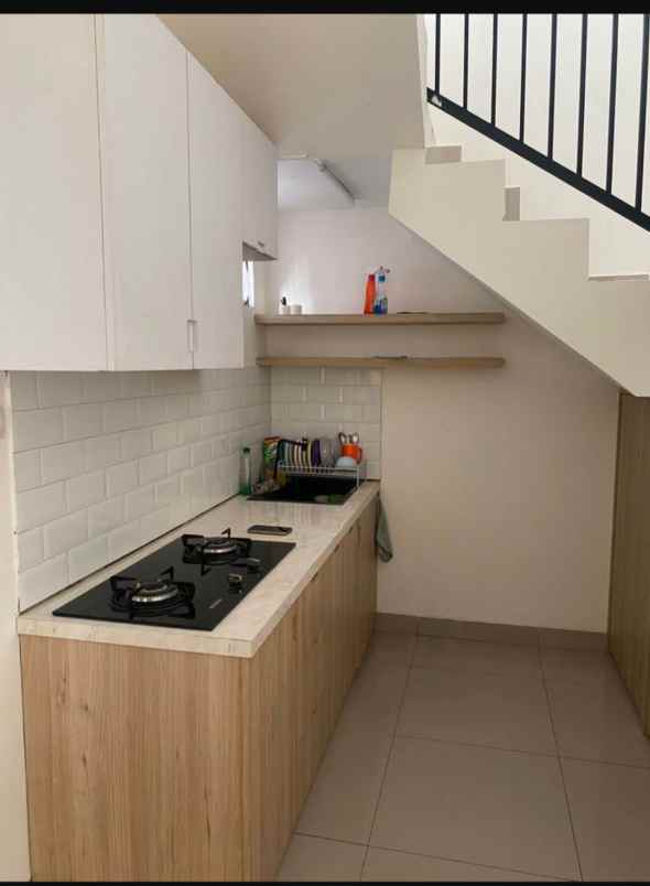 dijual rumah sariwangi