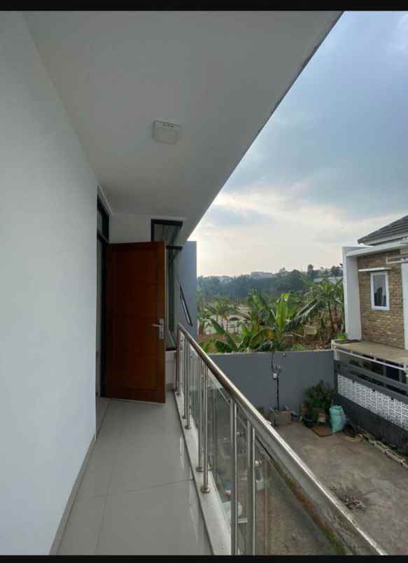 dijual rumah sariwangi