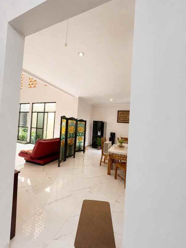 dijual rumah sawangan permai