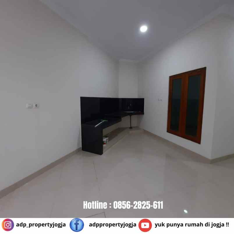 dijual rumah sd model