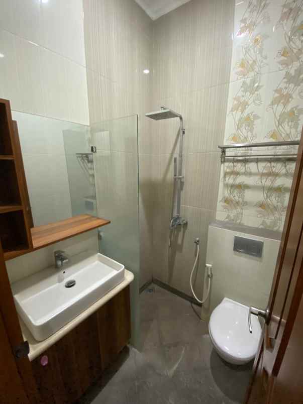 dijual rumah siap huni bangunan kokoh di cipadu