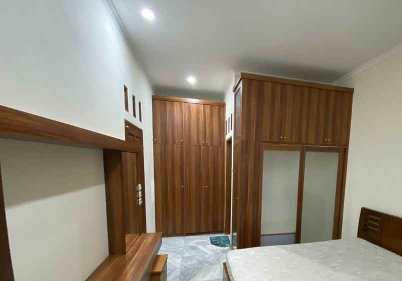 dijual rumah siap huni bangunan kokoh di cipadu