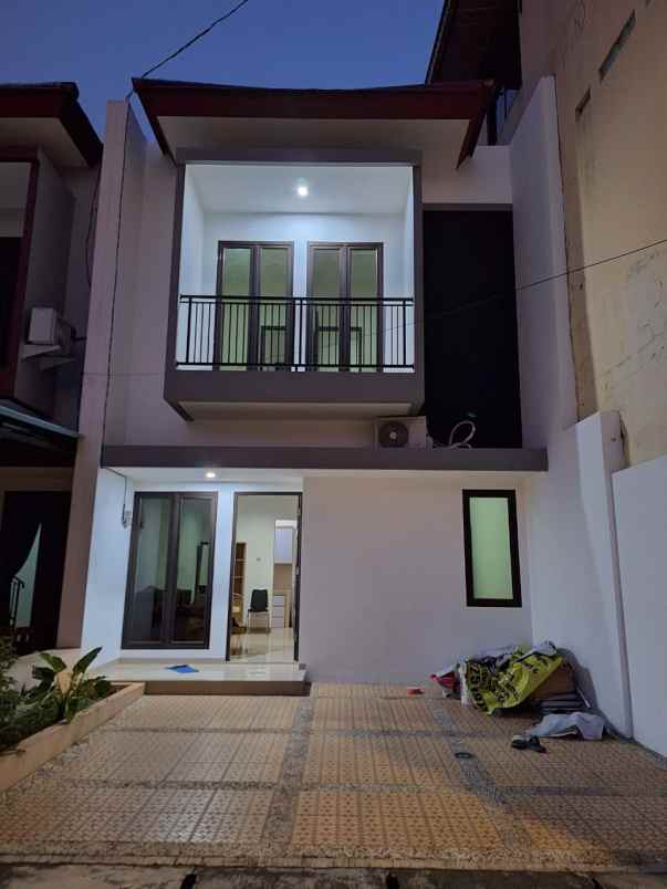 dijual rumah sip441a