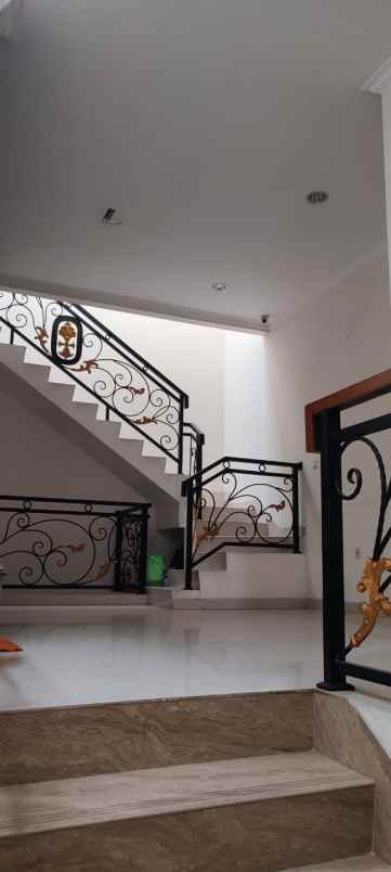 dijual rumah sukapura