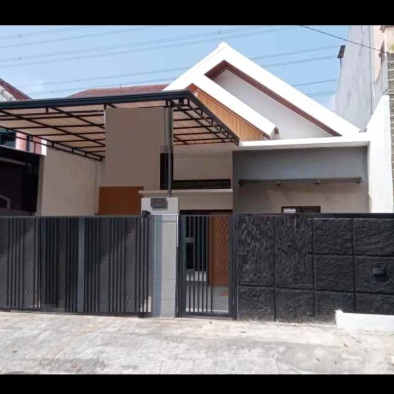 dijual rumah taman harapan baru kota