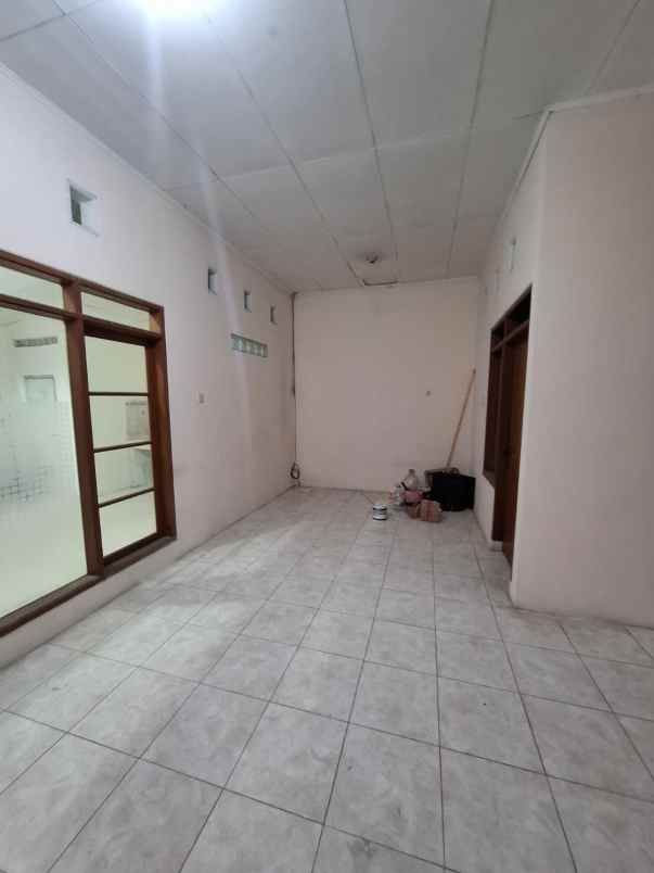 dijual rumah taman kopo indah 3