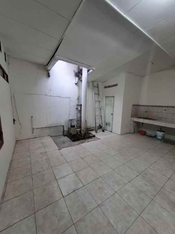 dijual rumah taman kopo indah 3