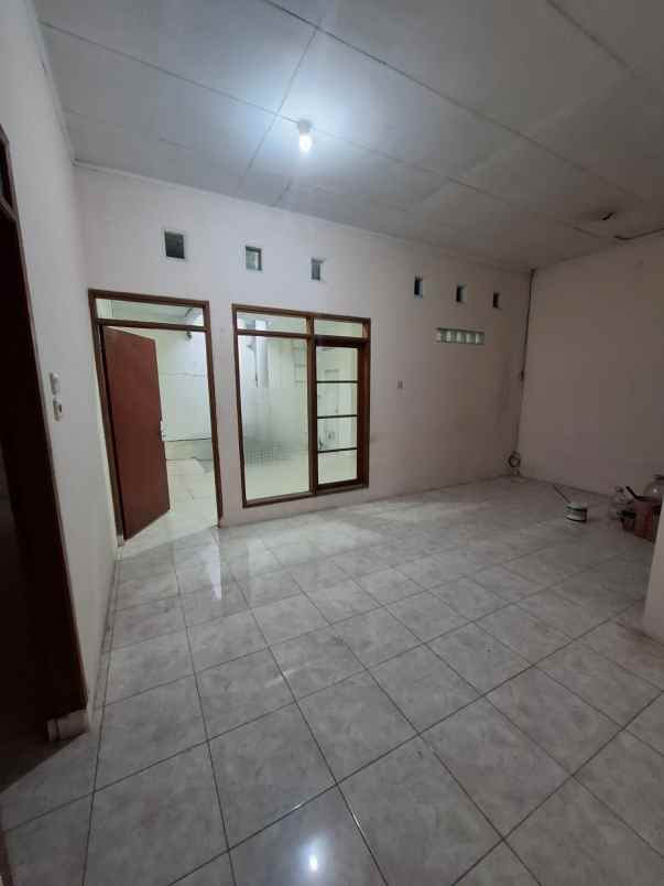 dijual rumah taman kopo indah 3