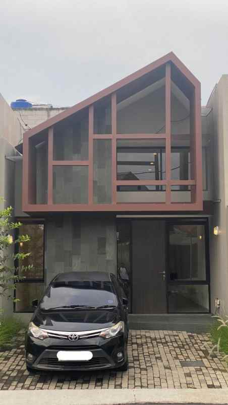 dijual rumah taman kopo indah 5