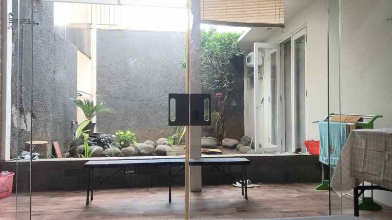 dijual rumah taman puspa raya citraland