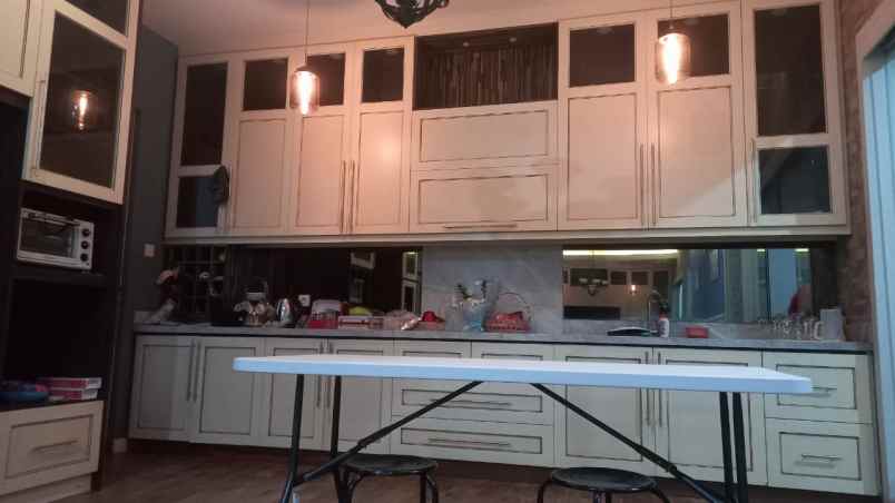 dijual rumah taman puspa raya citraland