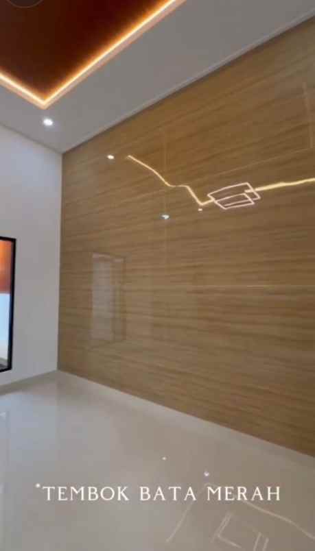 dijual rumah taman surya