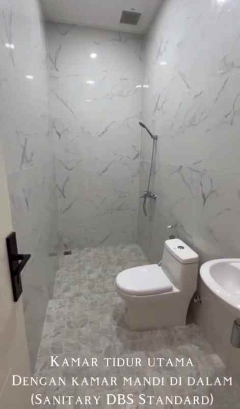 dijual rumah taman surya