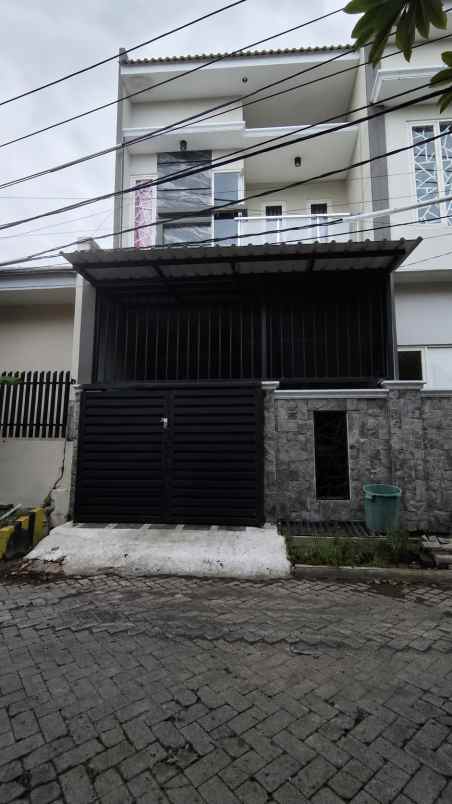 dijual rumah taman sutorejo timur minimalis