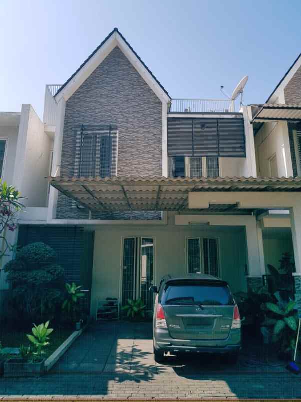 dijual rumah the gayungsari