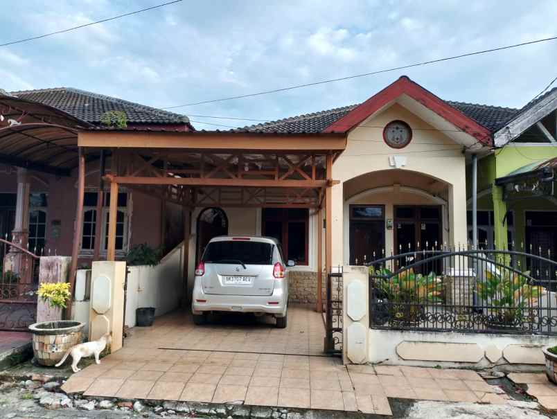 dijual rumah tinggal 2 lantai komplek johor katelia