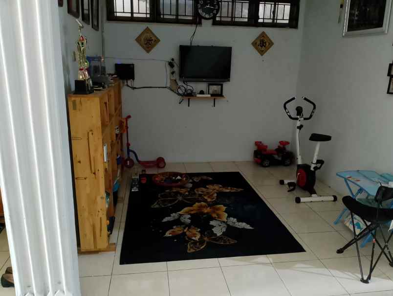 dijual rumah tinggal 2 lantai komplek johor katelia