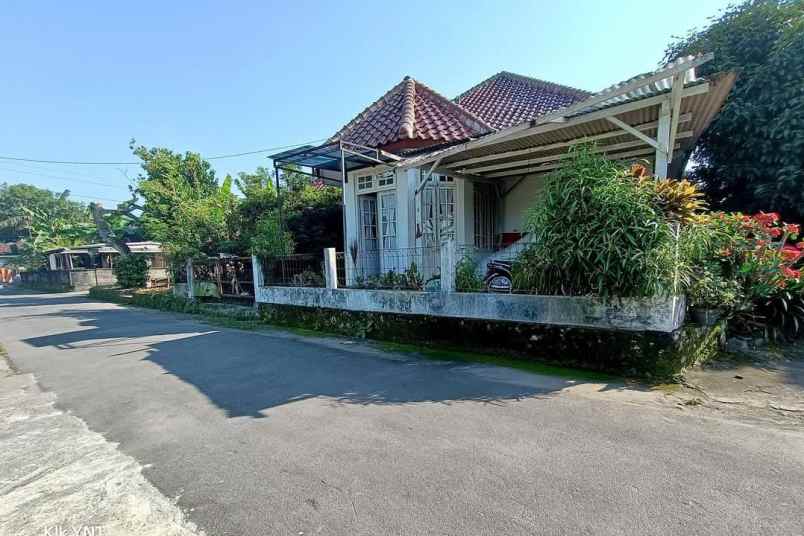 dijual rumah tirtomartani kabupaten