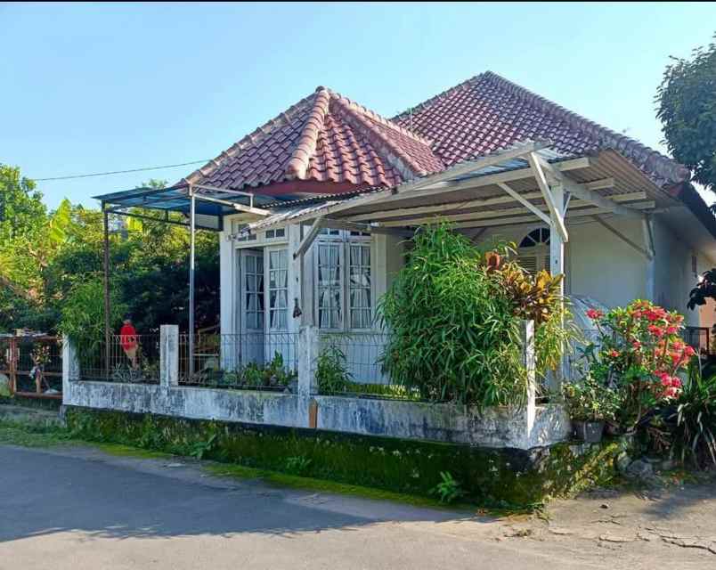dijual rumah tirtomartani kabupaten