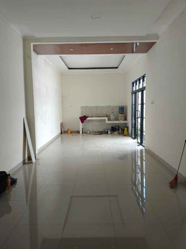 dijual rumah titi bumi