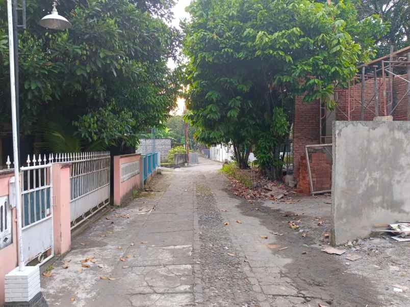 dijual rumah titi bumi