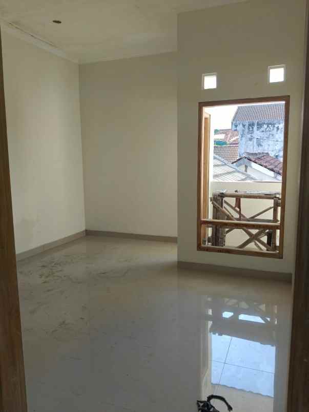 dijual rumah titi bumi