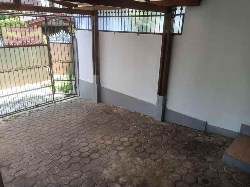 dijual rumah tubagus ismail dago kota