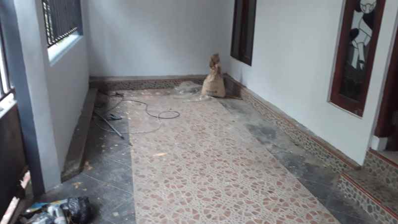 dijual rumah uatara jl gito gati