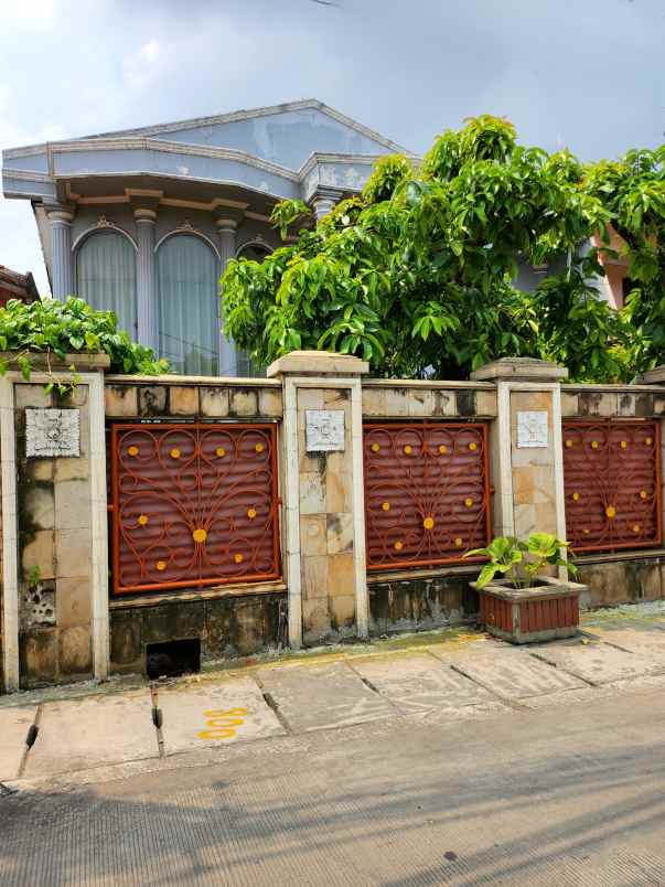 dijual rumah utan kayu matraman jaktim