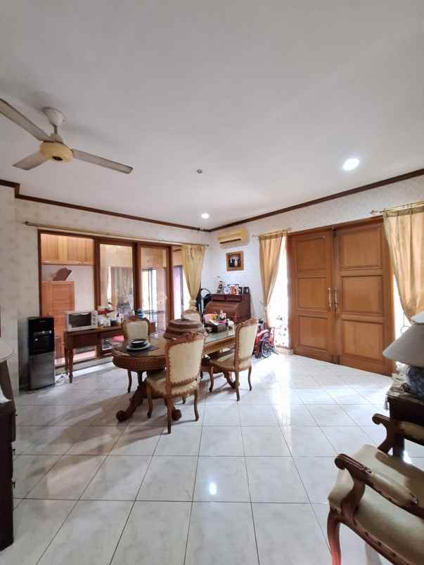 dijual rumah villa delima karang tengah