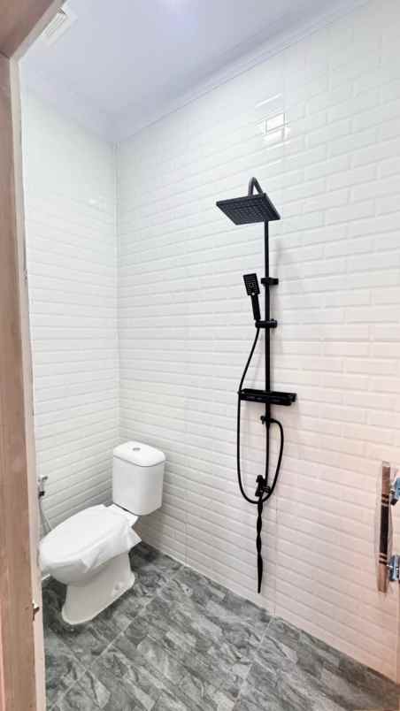 dijual rumah villa gading harapan