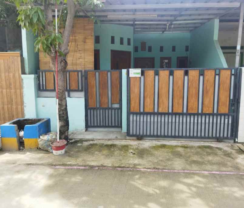 dijual rumah villa gading harapan pintu