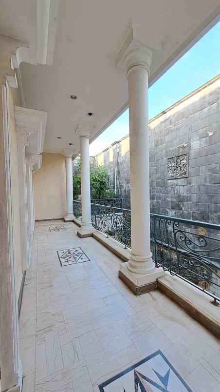 dijual rumah villa permata gading