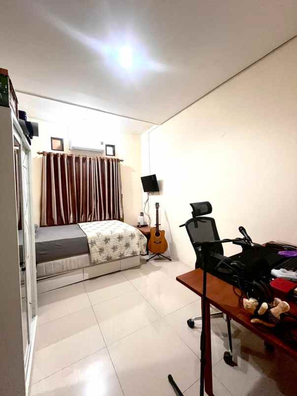 dijual rumah villa serpong