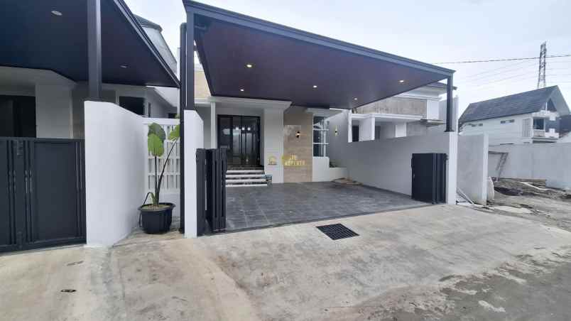 dijual rumah wedomartani ngemplak