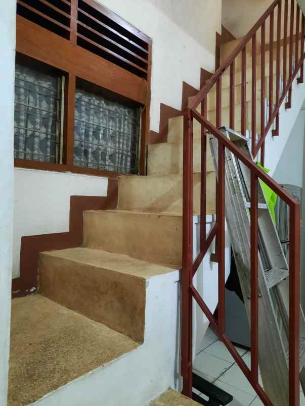 dijual segera rumah kost di kebayoran baru