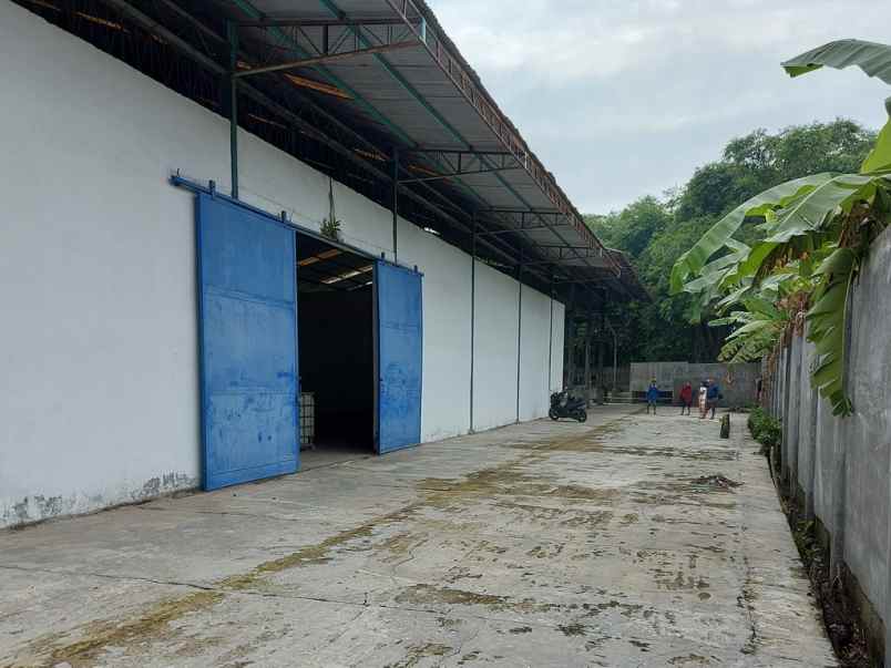 dijual tanah dan gudang di kelambir 5 hamparan perak