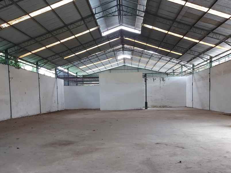 dijual tanah dan gudang di kelambir 5 hamparan perak