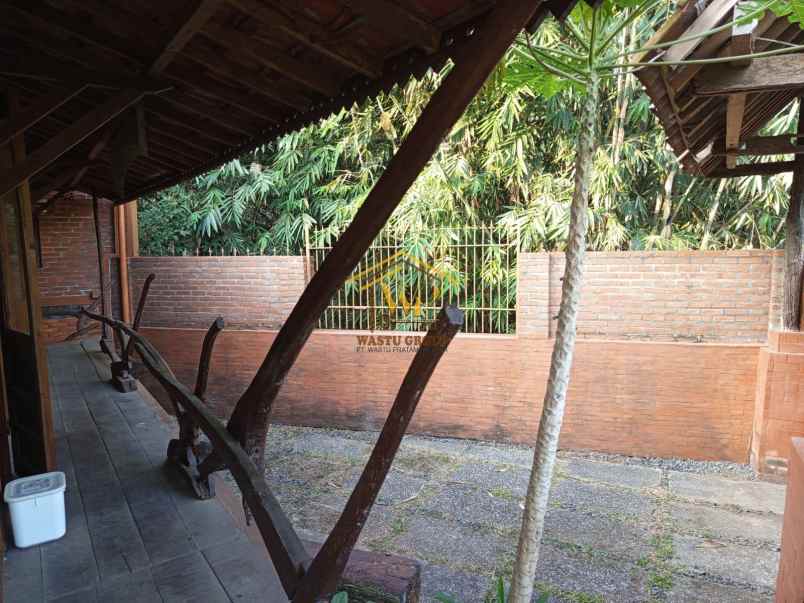 dijual villa moyudan sleman