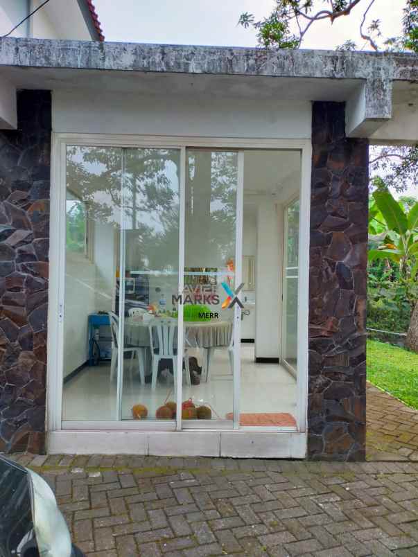 dijual villa villa trawas