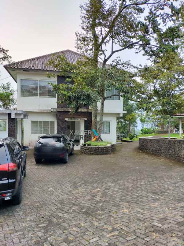 dijual villa villa trawas