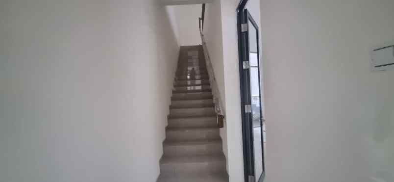 disewakan ruko gudang kantor gading serpong