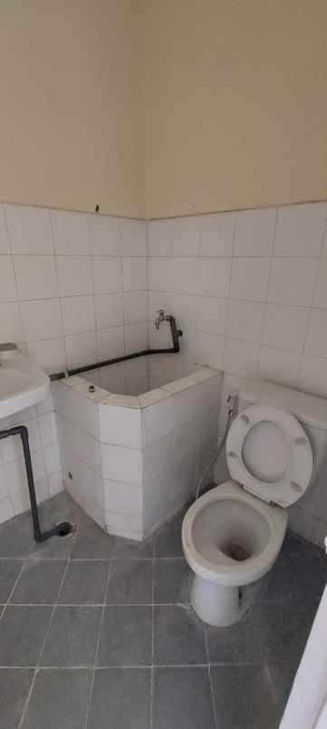 disewakan ruko gudang kantor klampis megah