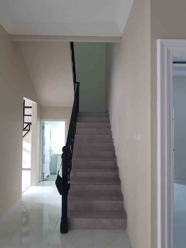 disewakan ruko gudang kantor ruko crystal summarecon bekasi