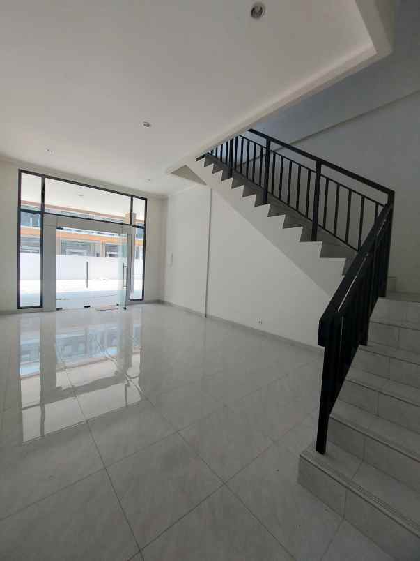 disewakan ruko gudang kantor ruko crystal summarecon bekasi