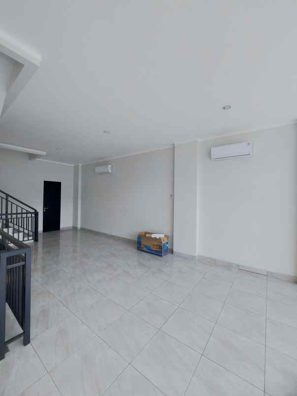 disewakan ruko gudang kantor ruko crystal summarecon bekasi