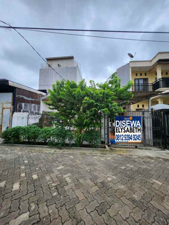 disewakan rumah 1 5 lt rapi row 2 mobil gading griya