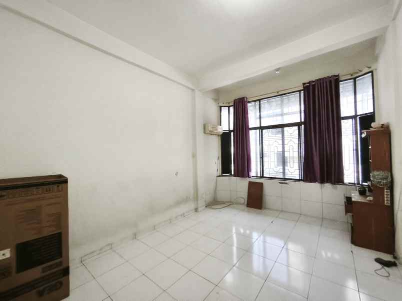 disewakan rumah 3 tingkat jalan tulang bawang medan