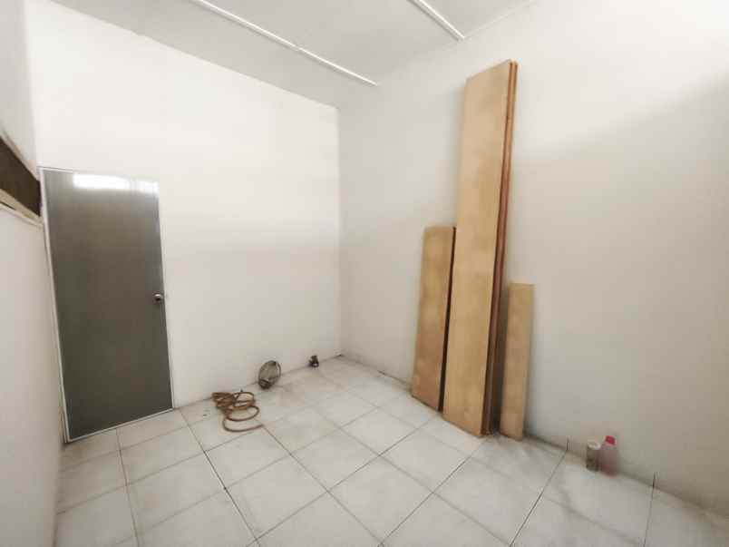 disewakan rumah 3 tingkat jalan tulang bawang medan